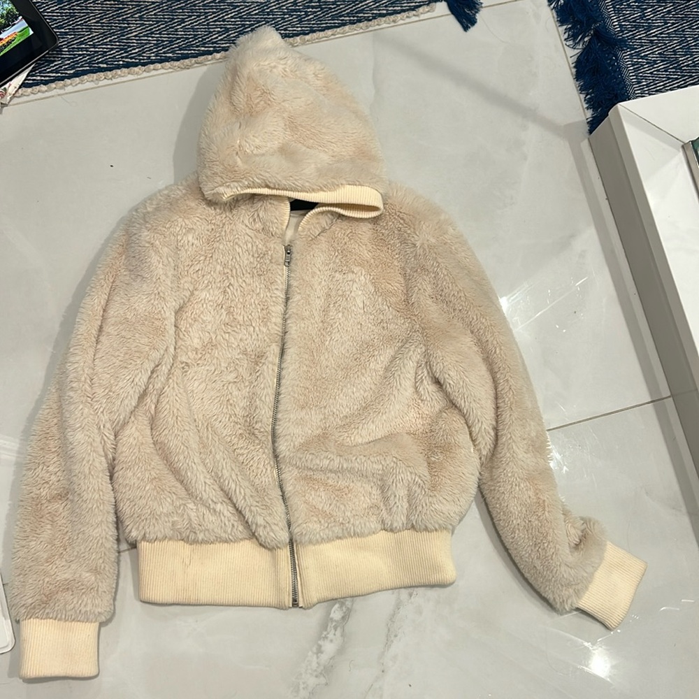 Women’s fur zip up sweater